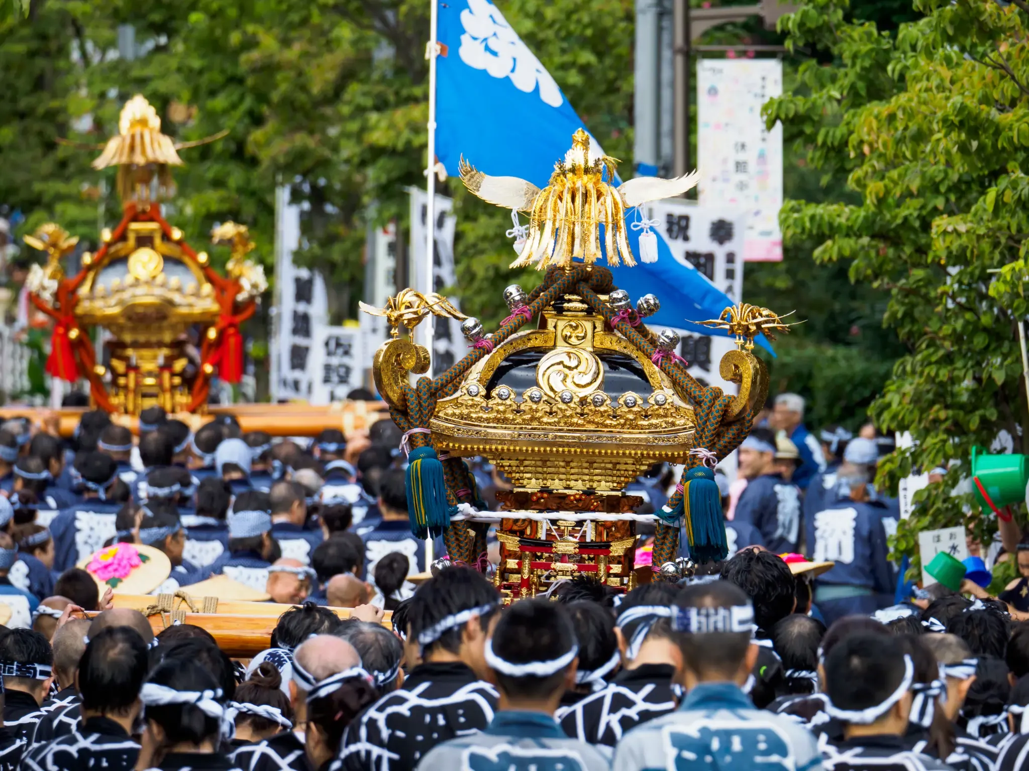 祭りの神輿